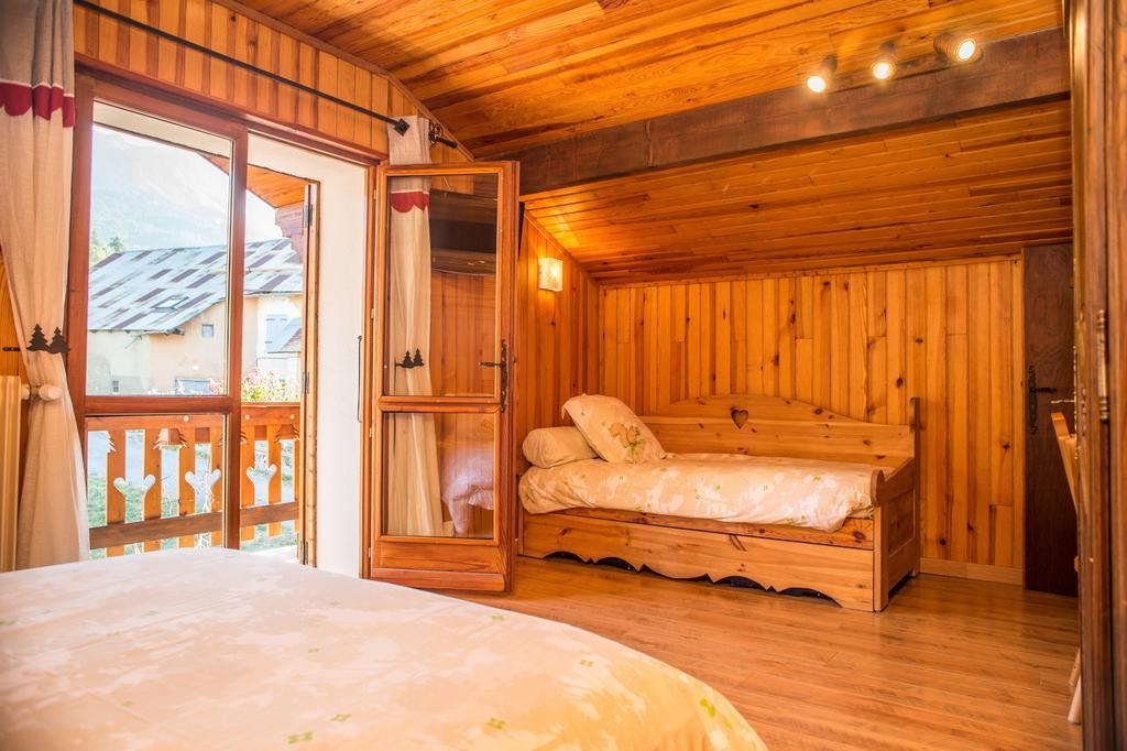 B&B Chalet La Providence Le Sauze Habitación foto